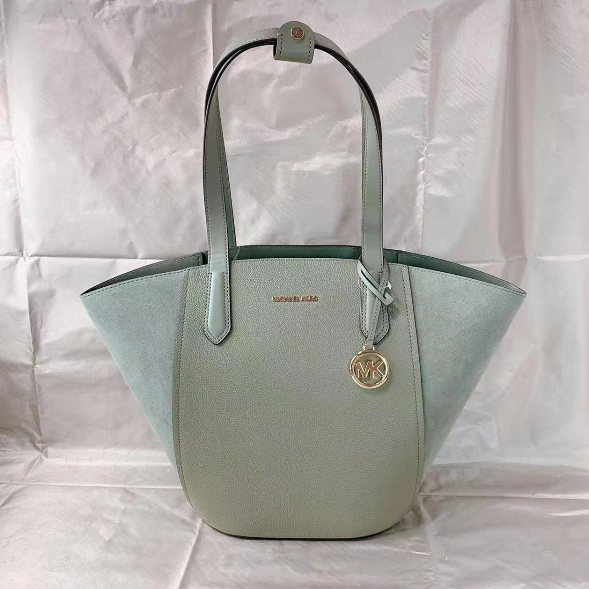 Michael Kors 35F1GPAT3S Portia Small Bucket Bag In Army Green 194900655115 Michael Kors 35F1GPAT3S Portia Small Bucket Bag In Army Green 194900655115